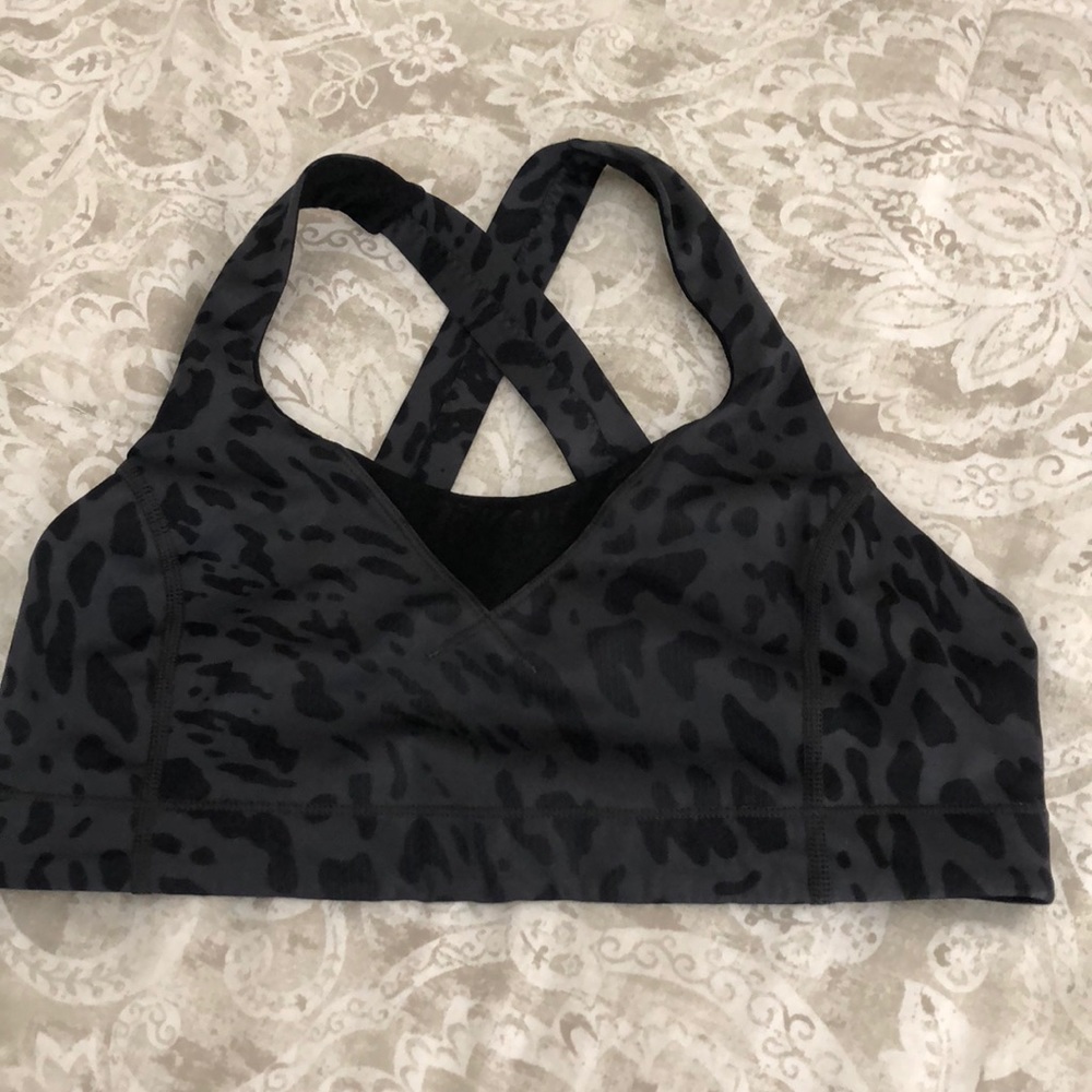Lululemon sports bra